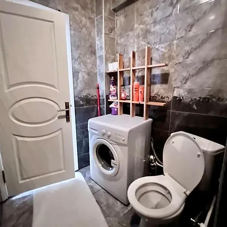 Besiktas Merkezi Konumda Minimal Daire Apartamento