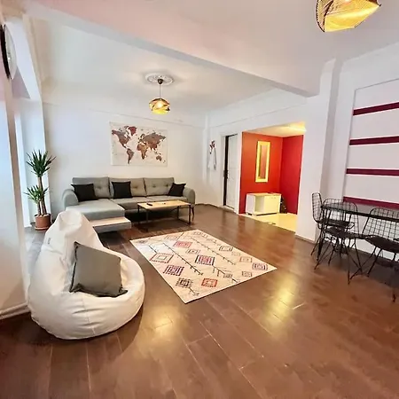 Apartament Besiktas Merkezi Konumda Minimal Daire Stambuł
