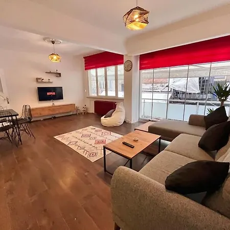 Besiktas Merkezi Konumda Minimal Daire דירה